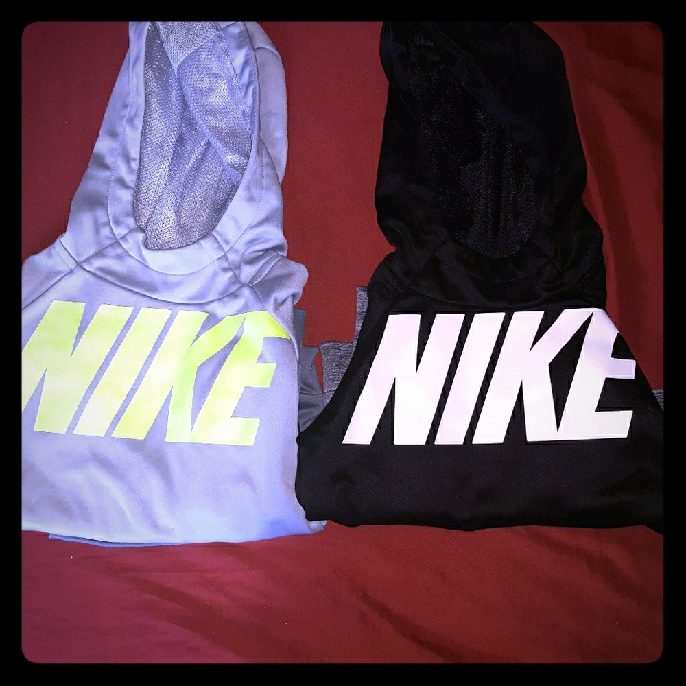 Bundle of 2 Nike hoodies for boys